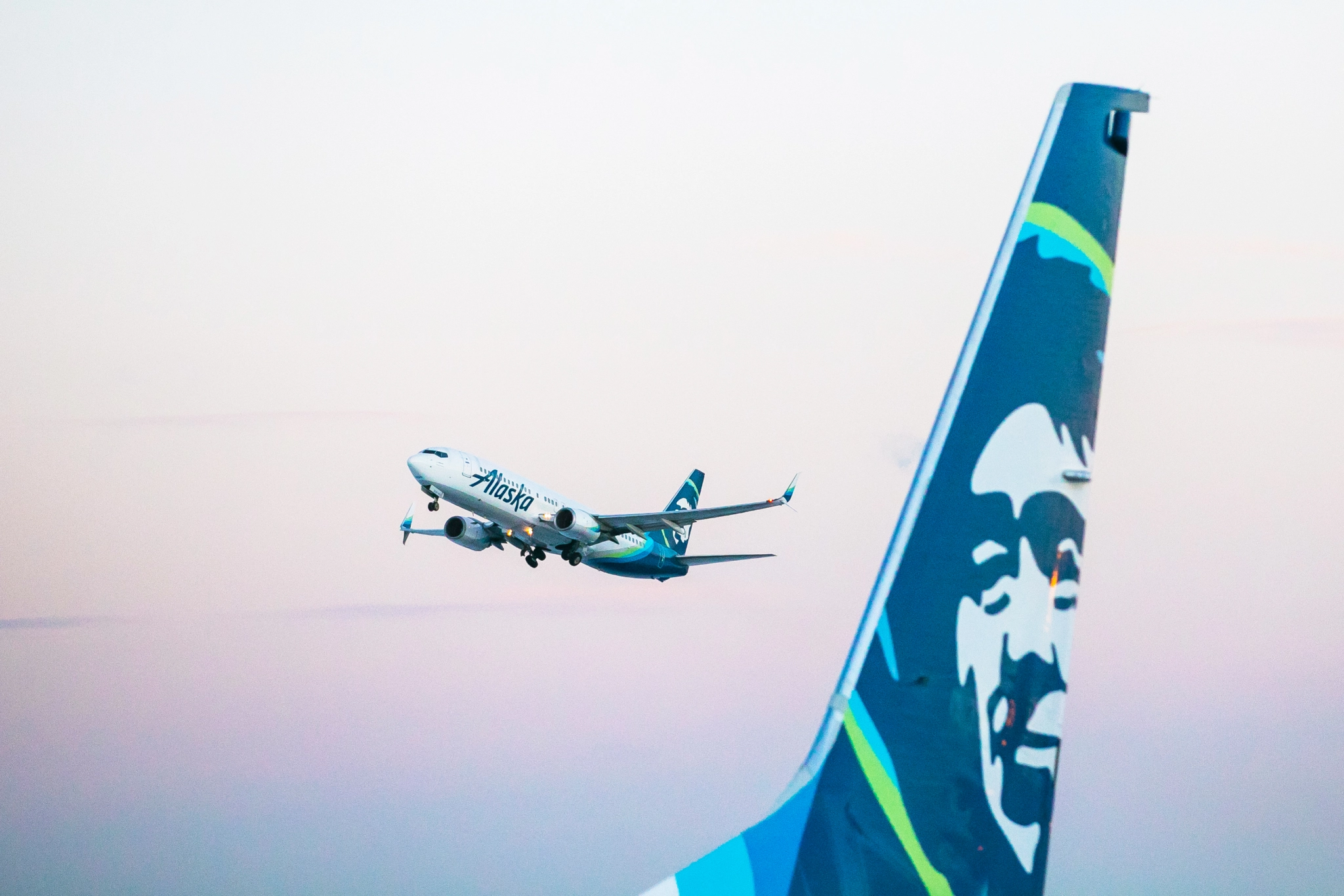 Alaska Airlines and CLEAR Team Up to Streamline Airport Security for Loyal Passengers